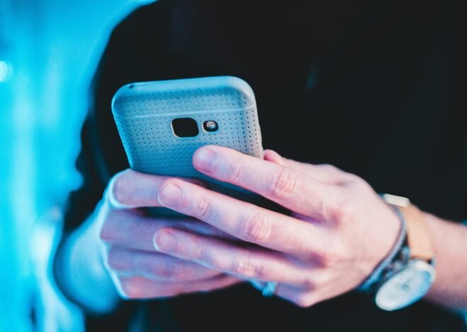 How can you protect data on a mobile device